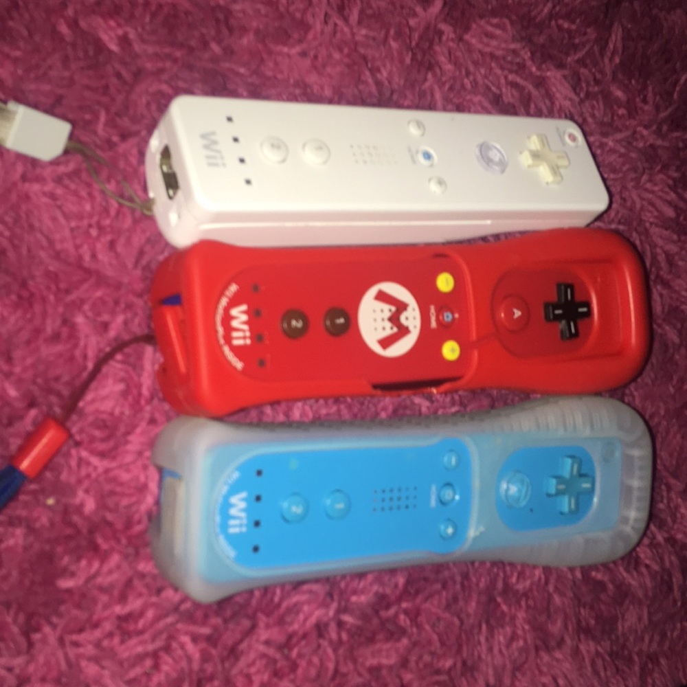 Wii U controllers